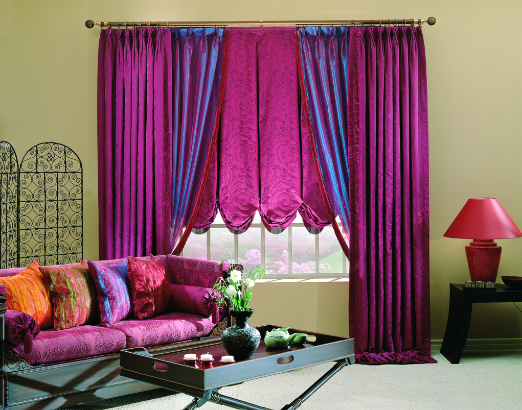 Sistem balon roșu pentru living – accente calde și atmosferă sofisticată Decora Design București