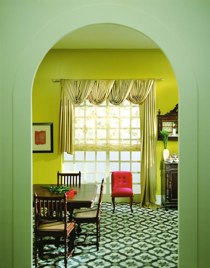 Sistem Step by Step galben pentru living – accente calde și moderne Decora Design București