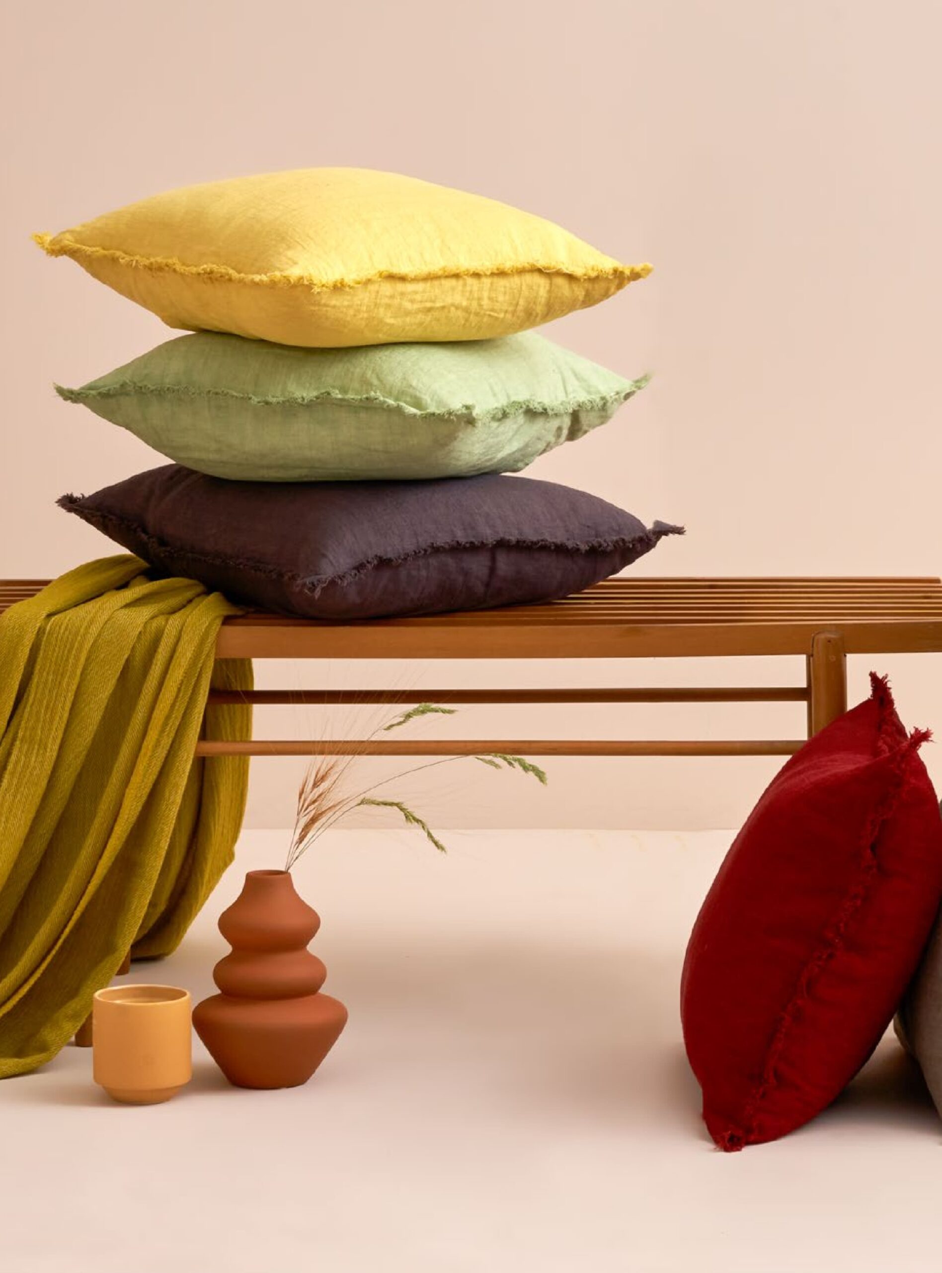 Perne decorative simple uni colorate showroom București