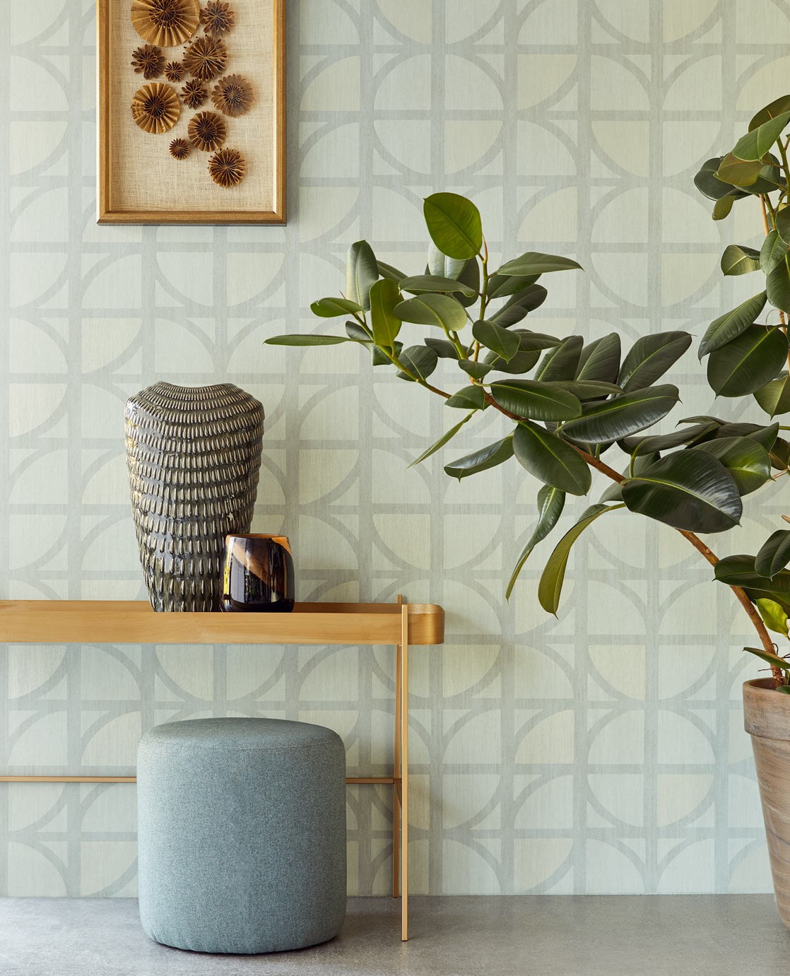 Tapet geometric verde mentă – living modern – București