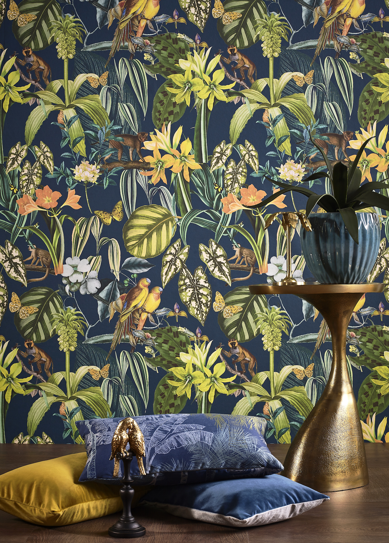 Tapet botanic negru – frunze elegante în contrast modern