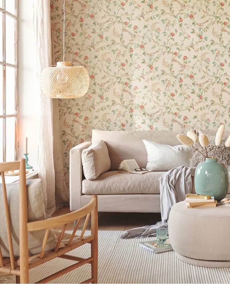 Tapet botanic bej – model floral subtil pentru living