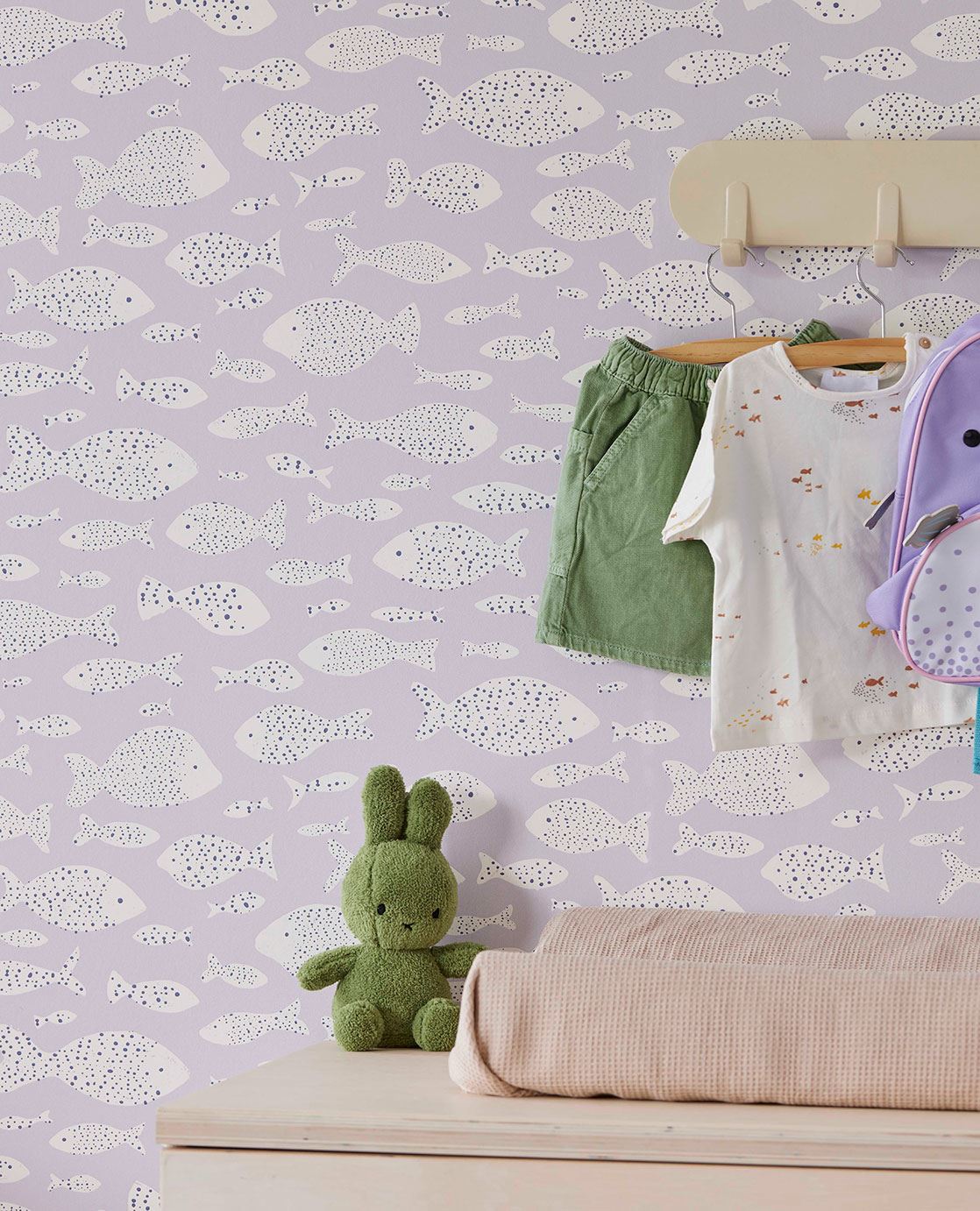 Tapet mov cu pești pentru camera copiilor, disponibil în showroom București