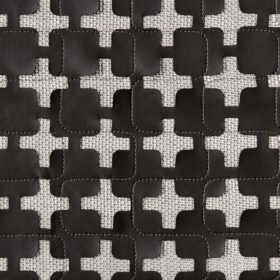 Tapițerie piele ecologică neagră – detaliu sofisticat – Decora Design