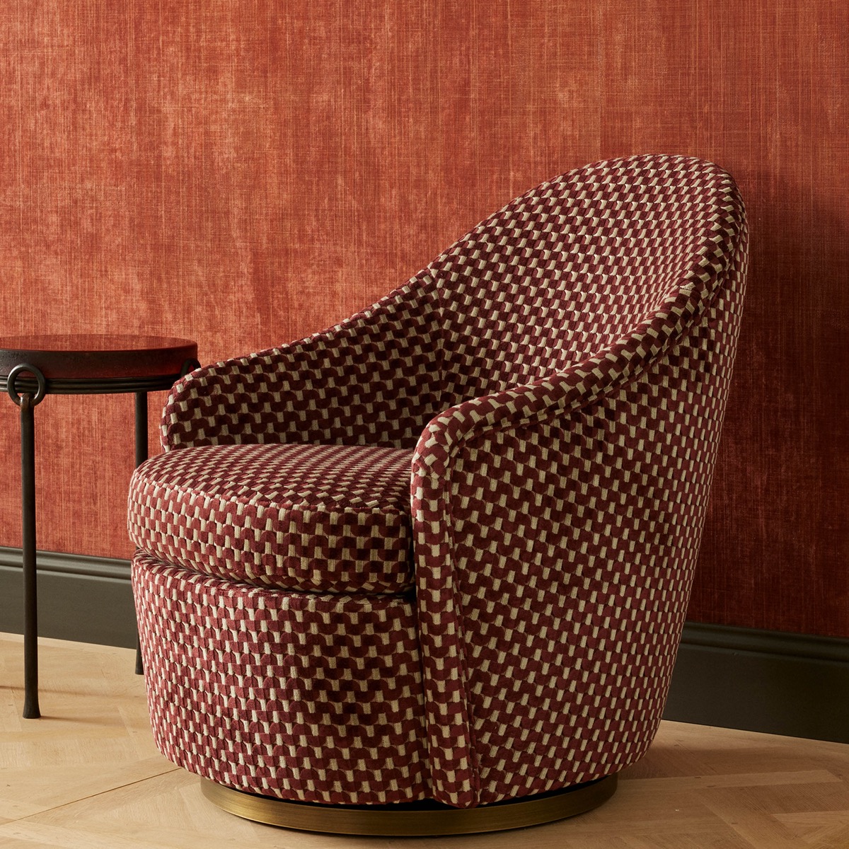 Tapițerie textilă roșie pentru fotoliu living – Decora Design