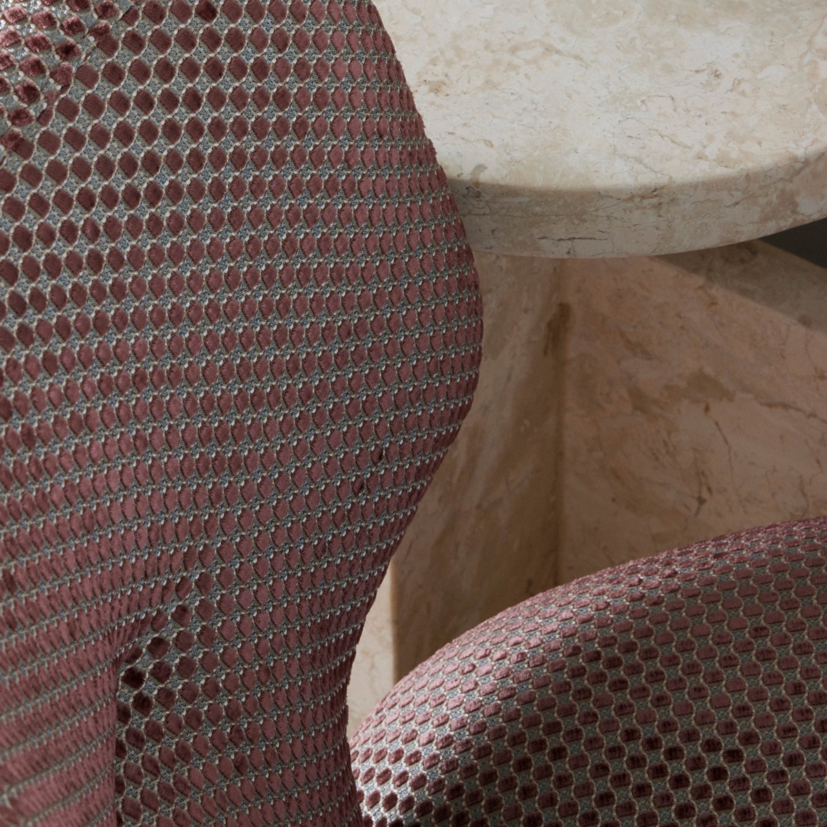 Tapițerie textilă roșie pentru scaun living – Decora Design