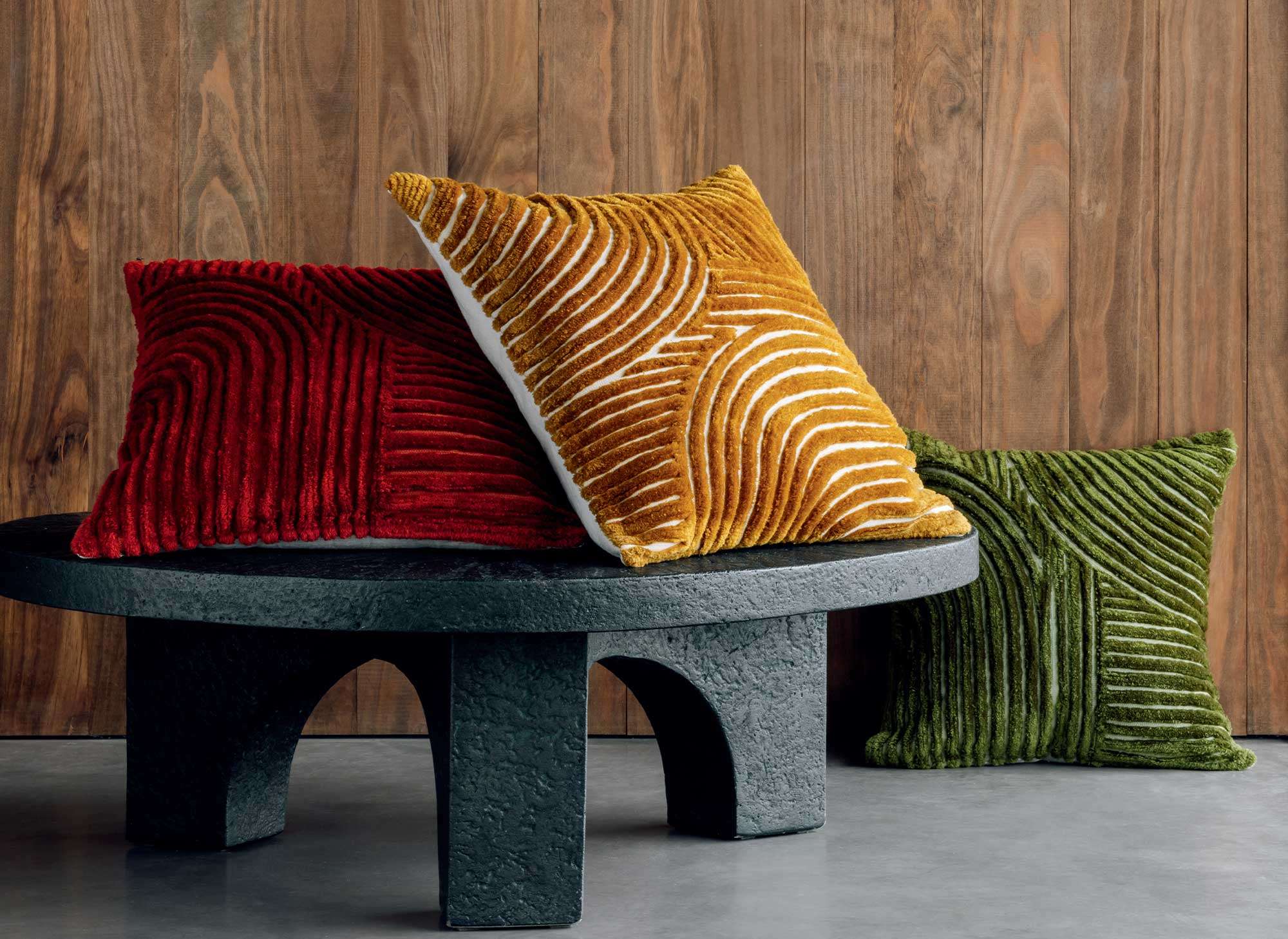 Perne decorative Elitis – detalii fine, stil premium și confort absolut – Decora Design București