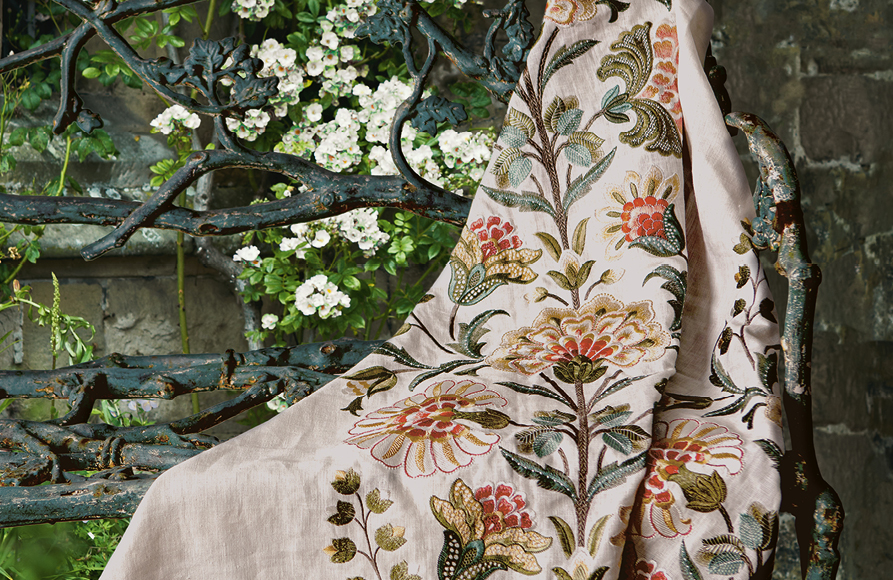 Material GP & J Baker – țesături premium pentru draperii și tapițerie – Decora Design București