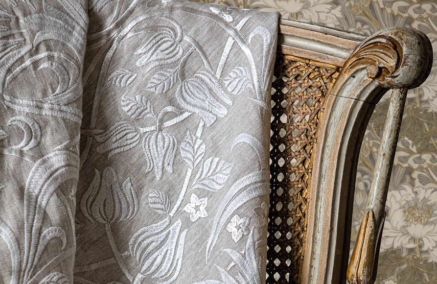 Țesătură GP & J Baker – imprimeuri artistice și texturi de lux – Decora Design București