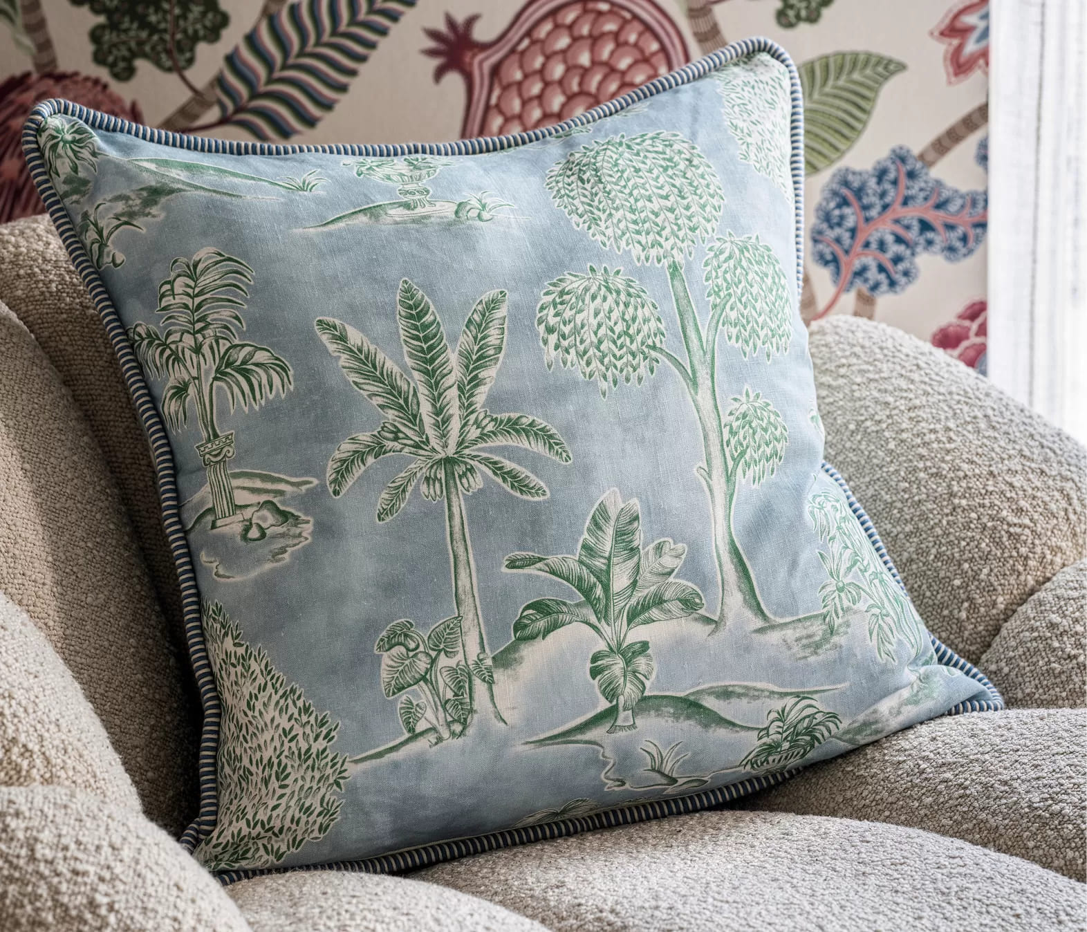 Perne decorative Osborne & Little – design sofisticat și materiale de lux – Decora Design București