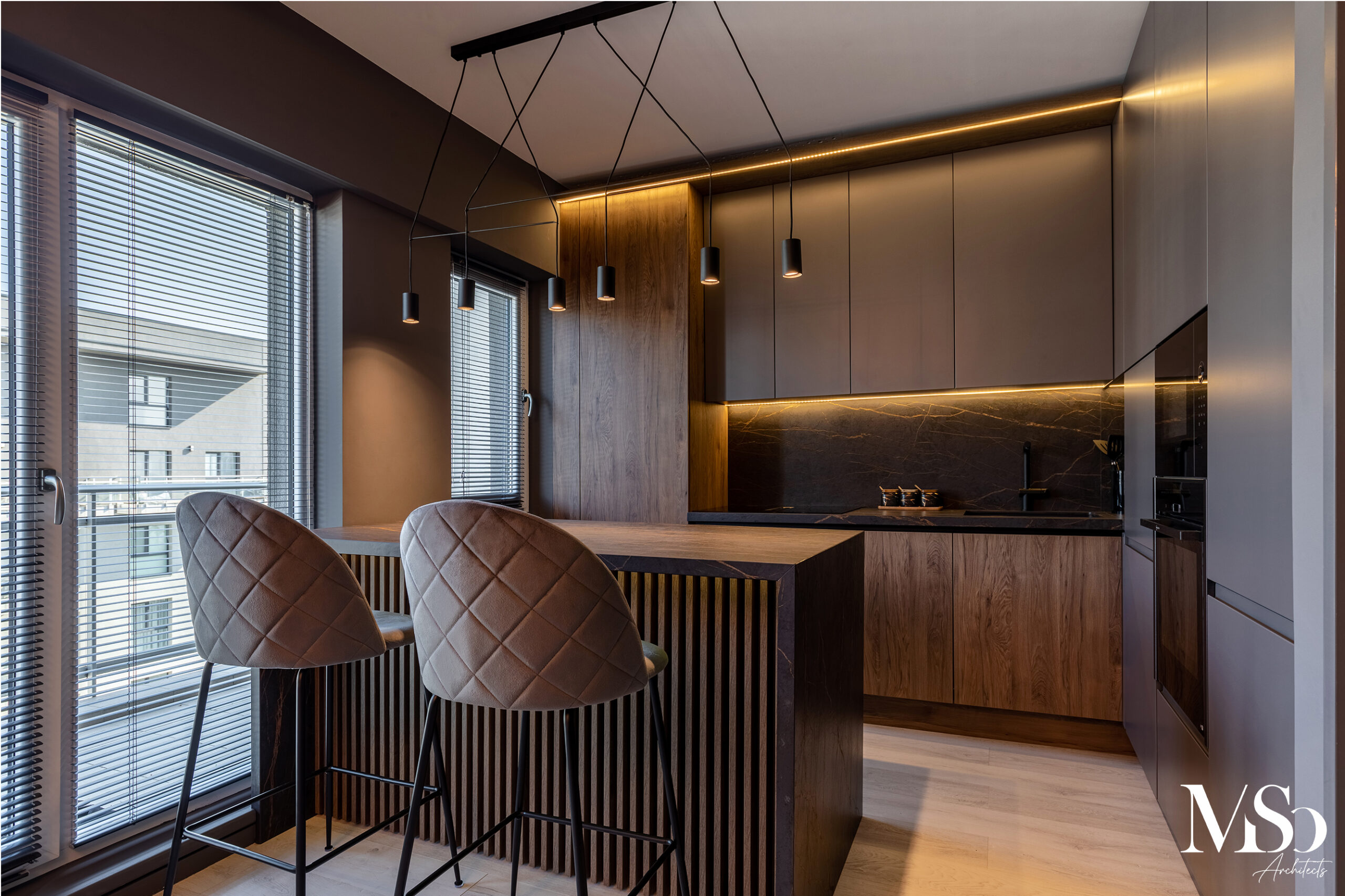 Jaluzele pentru bucătărie – stil practic și ușor de curățat – Decora Design București