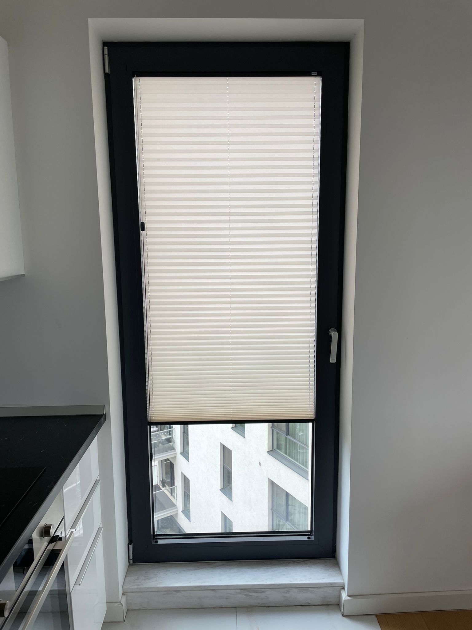 Plisee pentru bucătărie – stil practic și ușor de curățat – Decora Design București