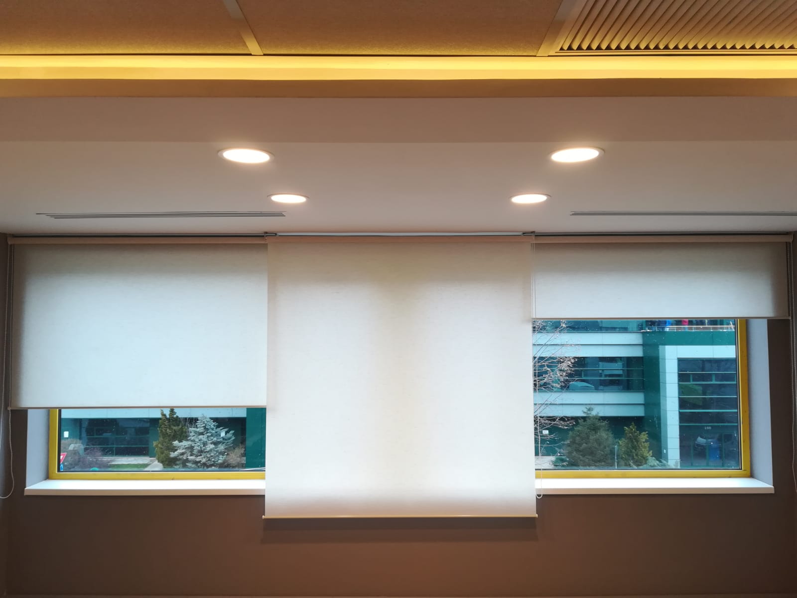 Rulouri interioare pentru birou – Decora Design București