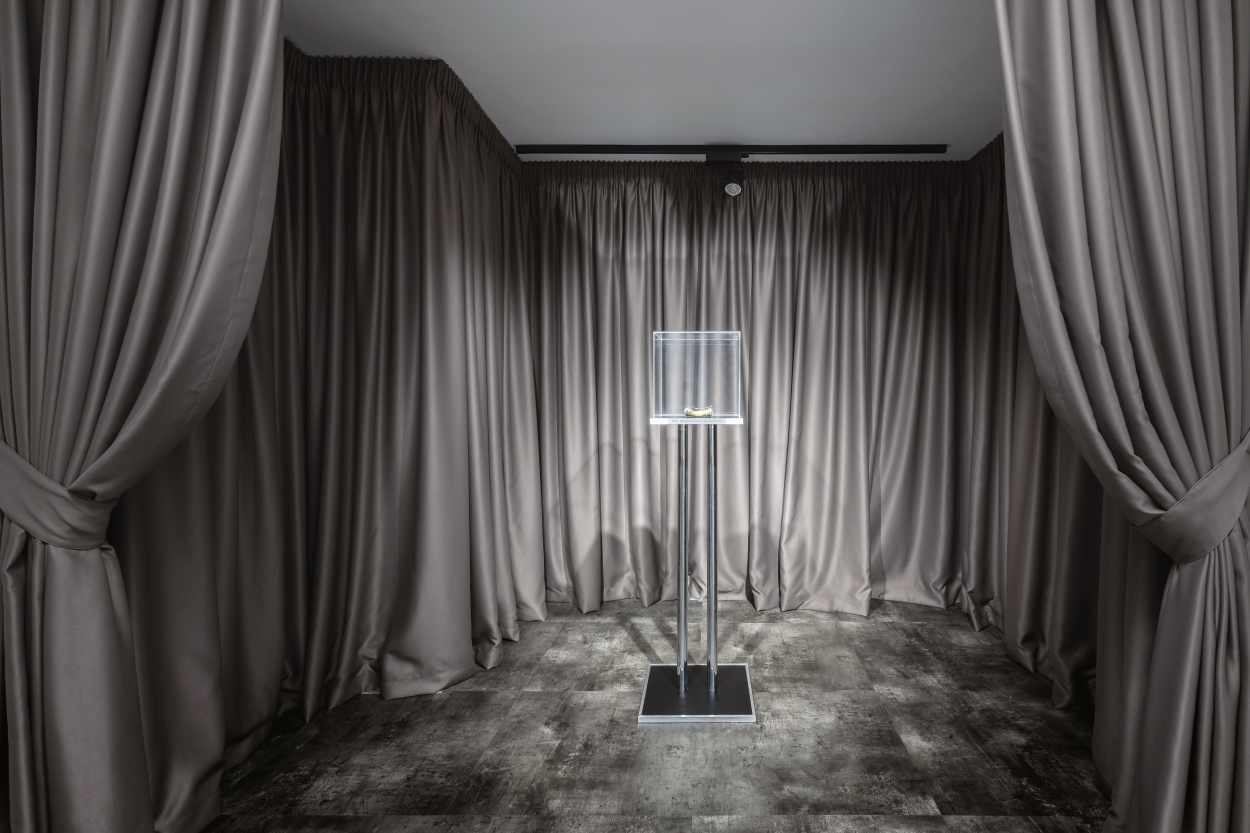 Draperii pentru spațiu expozițional și birou – Decora Design București