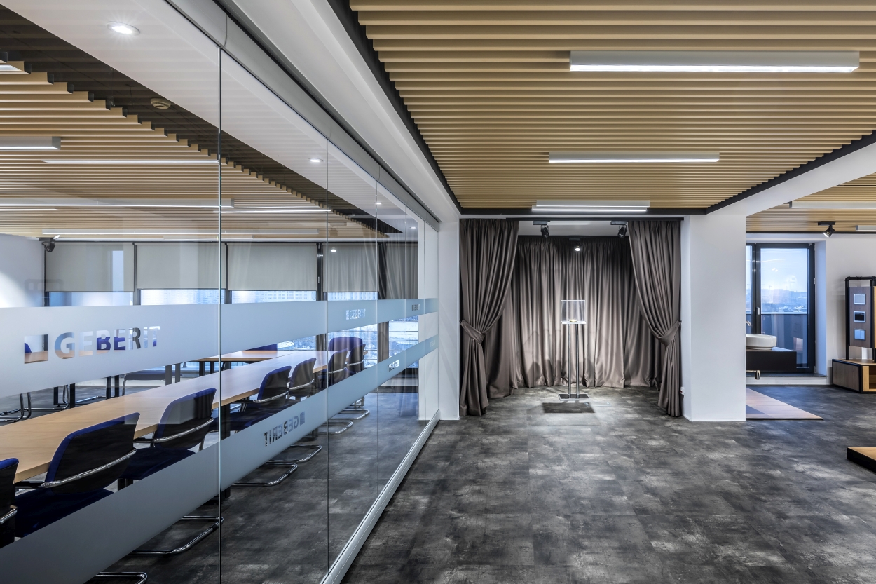 Draperii pentru birou și spații de prezentare – Decora Design București