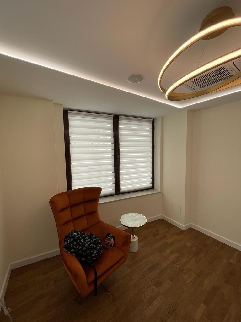 Rulouri Day & Night pentru birou – control flexibil al luminii – Decora Design București