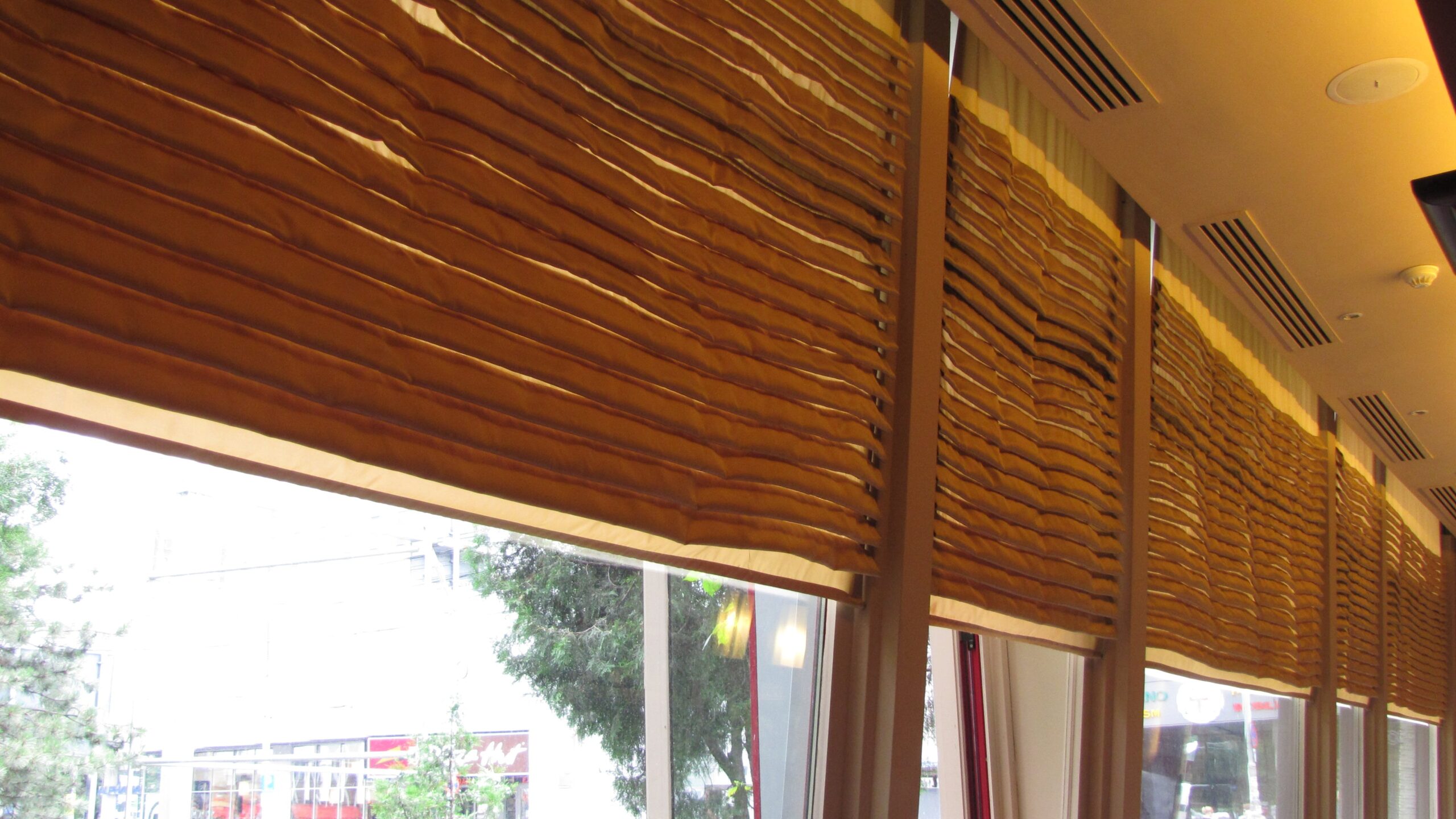 Rulou interior pentru bar – București – Decora Design