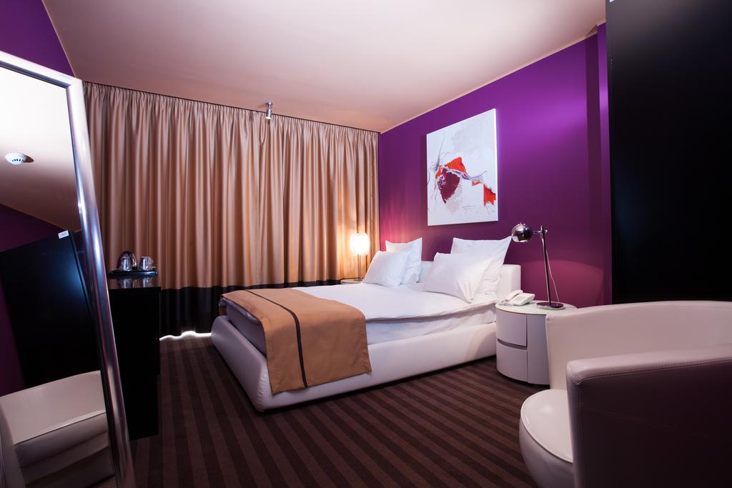 Draperii cameră hotel pe șină – București – Decora Design