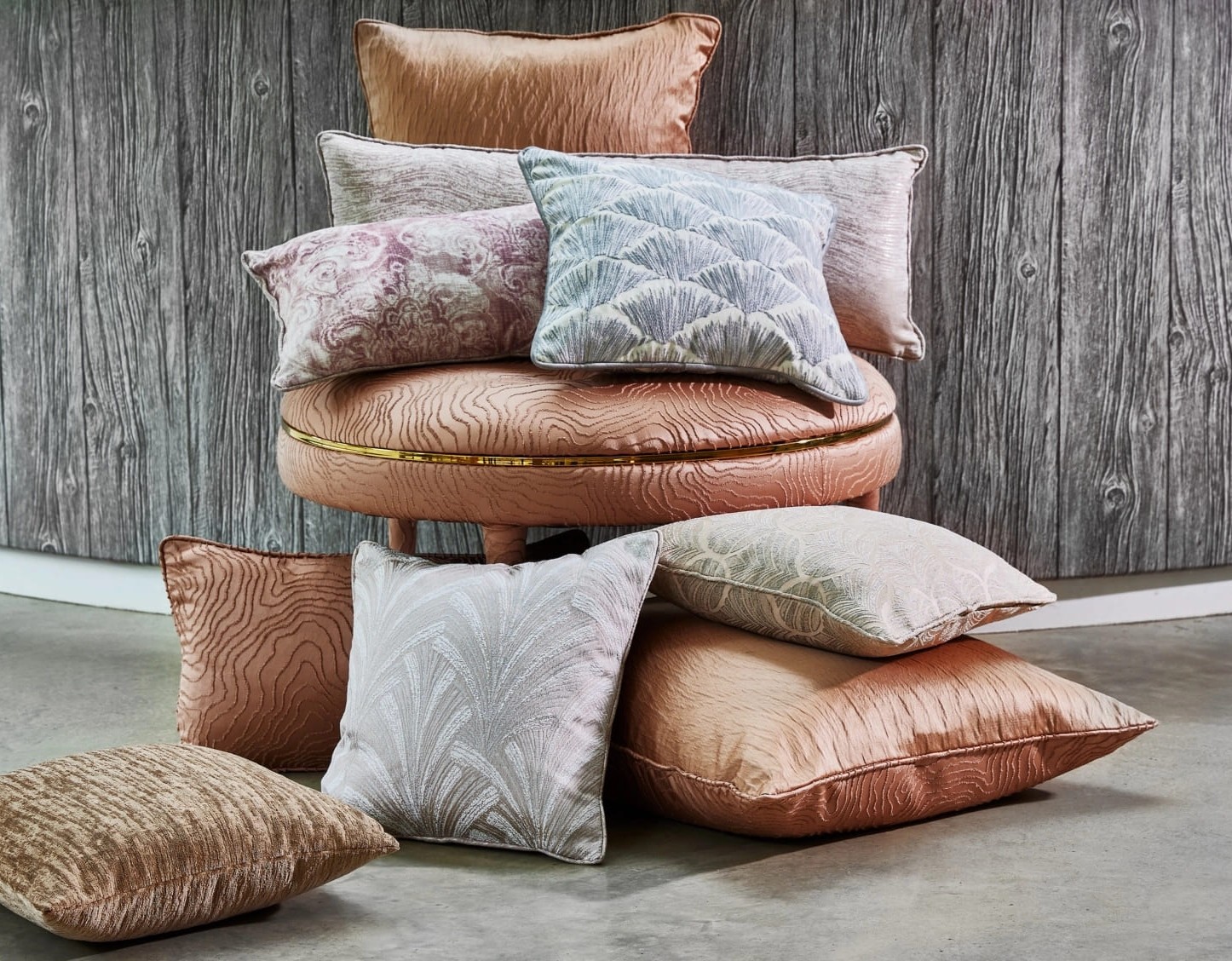 Perne decorative Prestigious Textiles – accesorii de lux pentru interior – Decora Design București