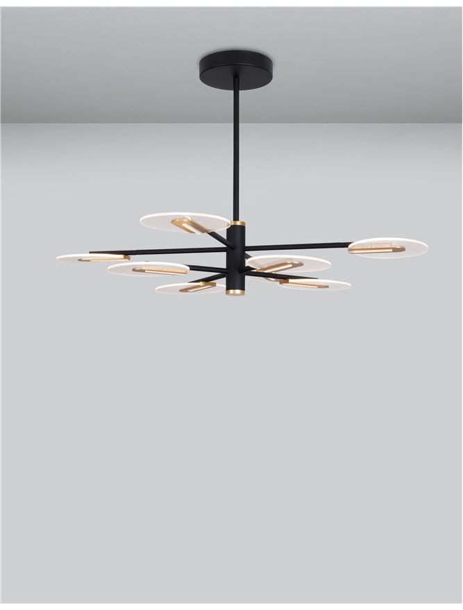 Lustră simplă neagră cu accente aurii