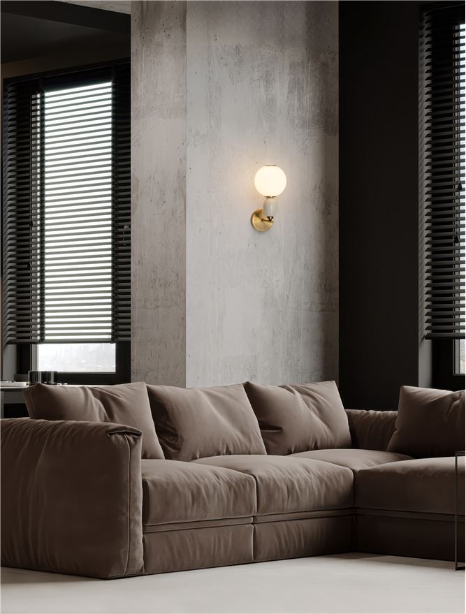 Aplică LED aurie modernă pentru living