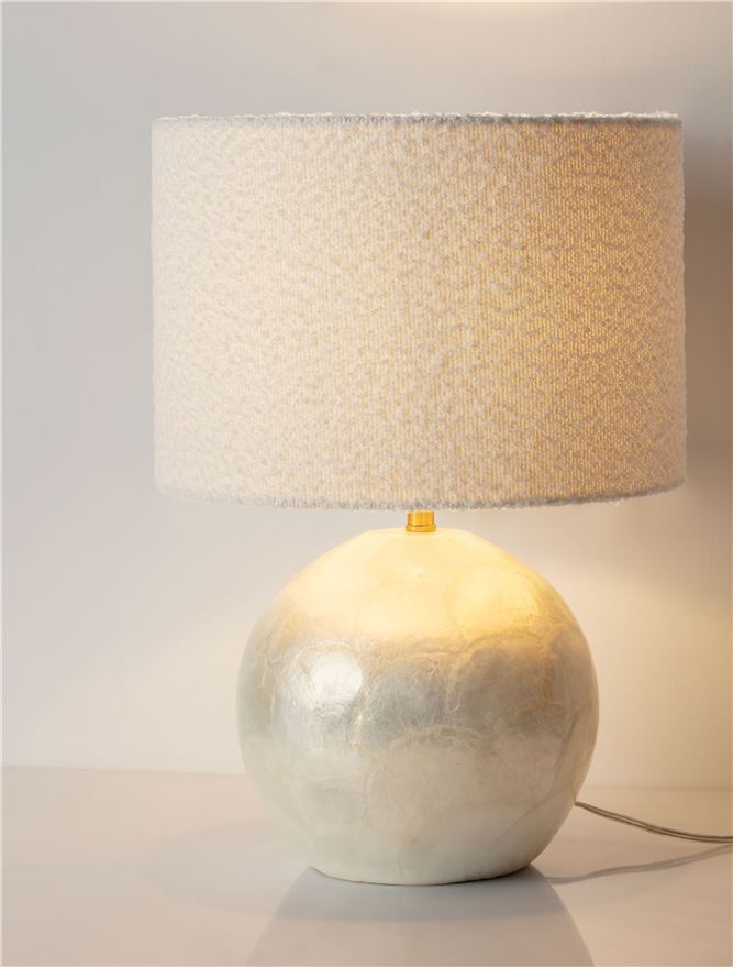 Veioză aurie cu abajur modernă